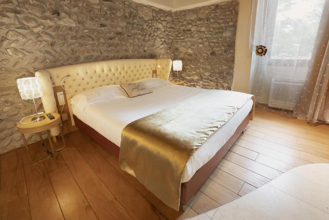 Il Borgo - 1711 Luxury Guest House Arlate Eksteriør bilde