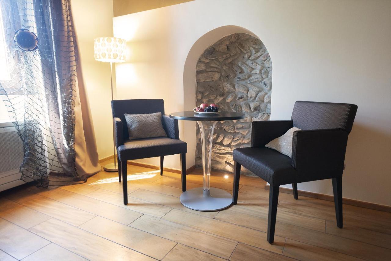 Il Borgo - 1711 Luxury Guest House Arlate Eksteriør bilde