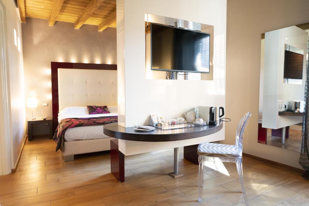 Il Borgo - 1711 Luxury Guest House Arlate Eksteriør bilde