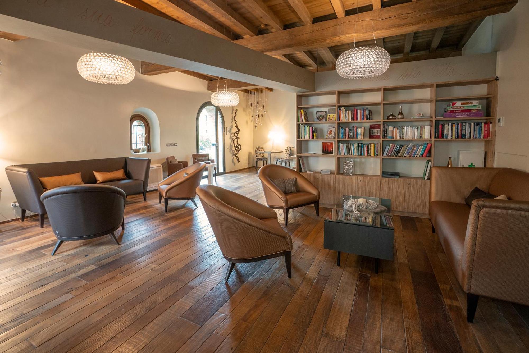 Il Borgo - 1711 Luxury Guest House Arlate Eksteriør bilde
